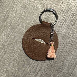 Quarter holder keychain